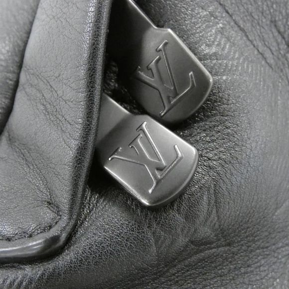 LOUIS VUITTON Monogram Shadow Discovery Bum bag - Picture 4 of 8